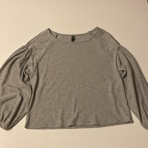 ALYA waffle shirt with bell sleeves - Picture 3 of 8